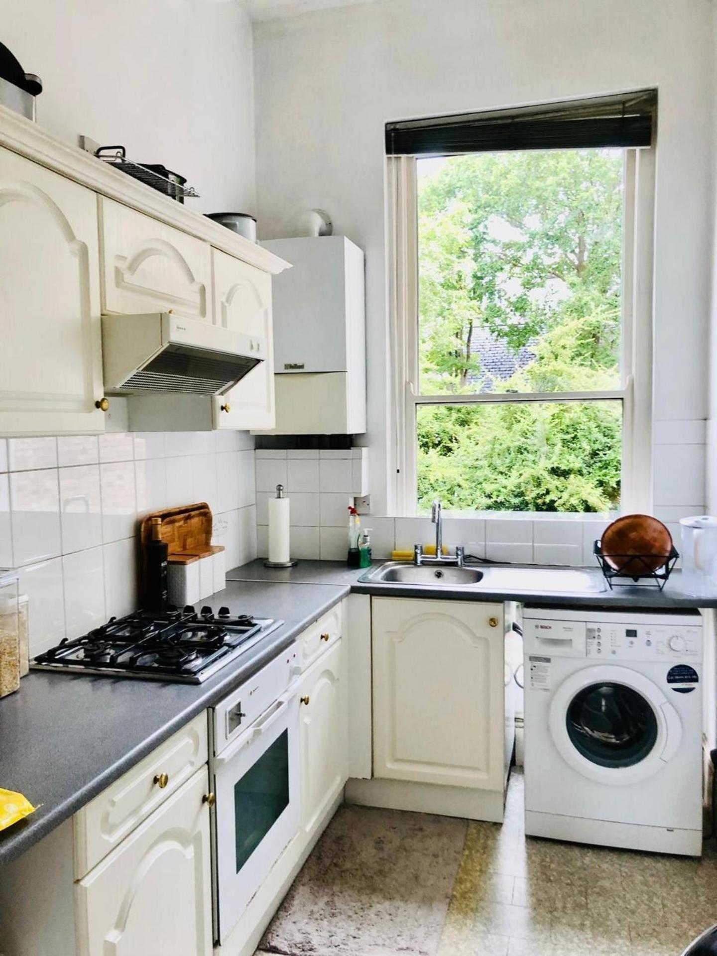 Luxury Spacious On Mattock Lane Appartamento