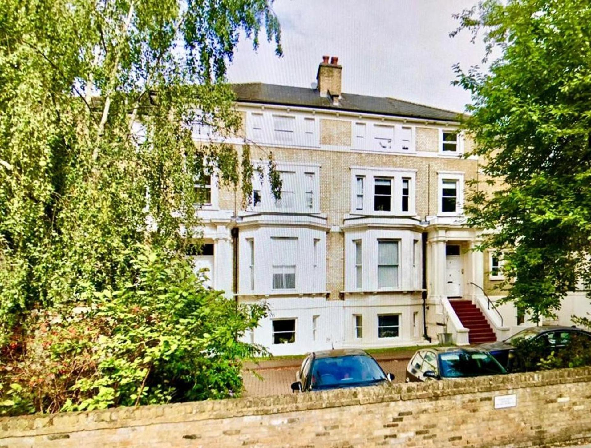 Luxury Spacious On Mattock Lane Appartamento *